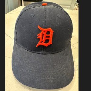 Detroit Tigers Team MLB OC Sports Black and Orange Velcro Strapback Hat